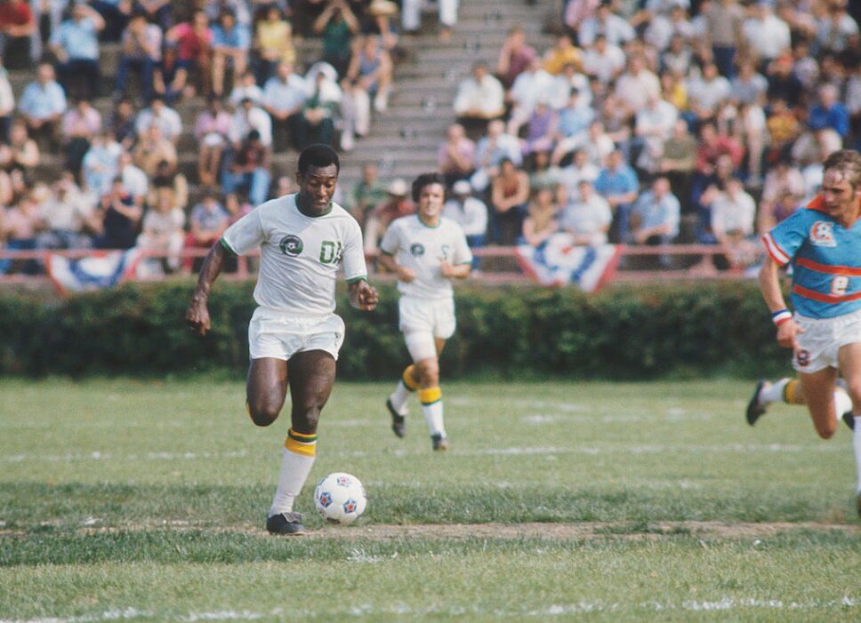 El ‘Rey’ Pelé fue el primer maestro del Jogo Bonito