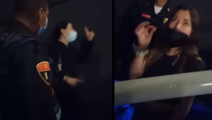 Empleado pide a mujeres bajar los pies en cine y es acusado de acoso