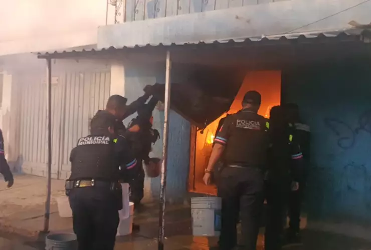 Incendio granjasdel sur menores atrapados puebla