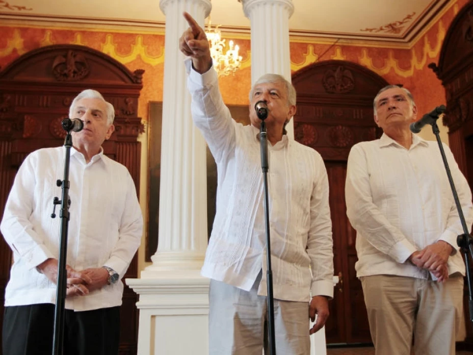 AMLO y Arturo Núñez