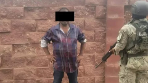 Detienen a hombre con material para drogas en Culiacán