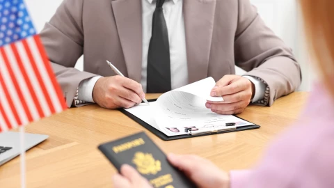 &iquest;Qui&eacute;nes podr&aacute;n tramitar gratis la ciudadan&iacute;a de EU?