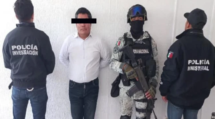 El alcalde de Zacatelco, Hildeberto Pérez Álvarez, fue detenido por la GN y la PGJE de Tlaxcala.