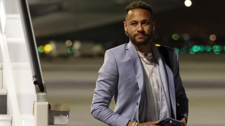 Neymar en su llegada al mundial de Qatar 2022