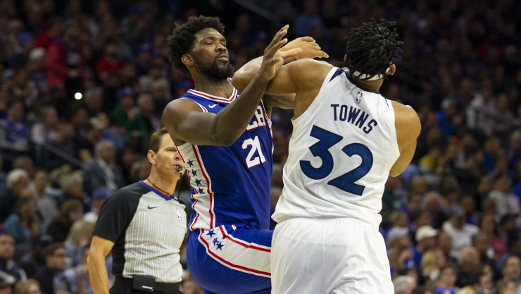 Joel Embiid y Karl Towns