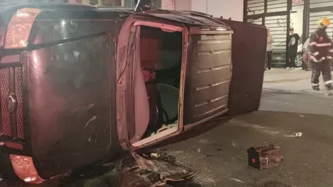 Padre e hija heridos en aparatoso accidente vehicular en la colonia San Martín