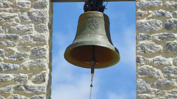 Mujer muere mientras rezaba en iglesia de La India.
