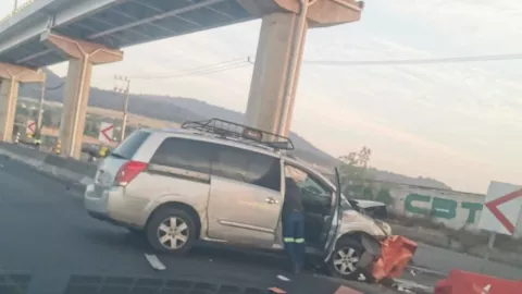 Camioneta sufrió accidente en la autopista México-Puebla hoy: Caos y tráfico hacia CDMX