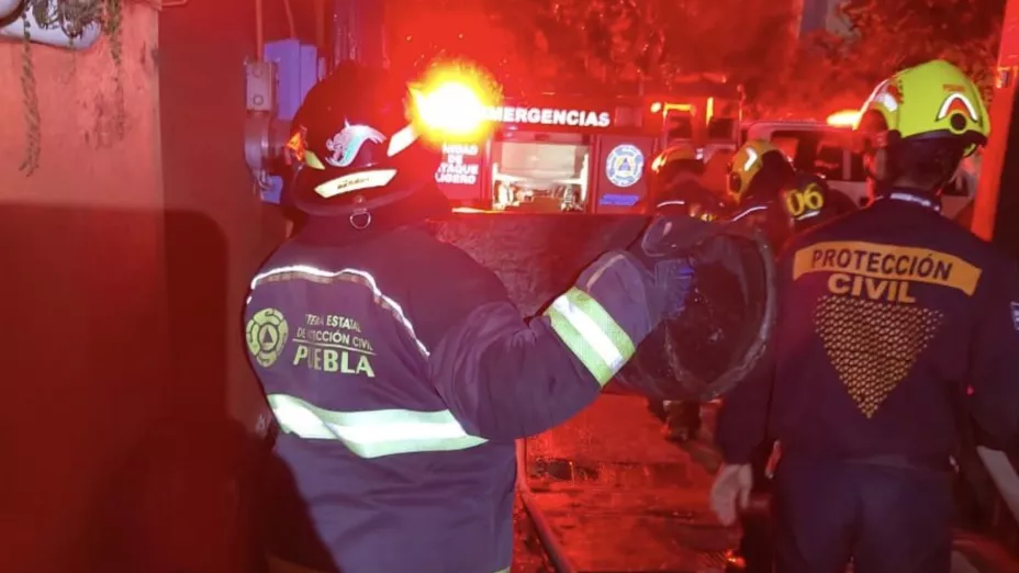 FOTOS: Fuga de gas causa incendio en la colonia El Carmen en Puebla; evacuan a 17 personas