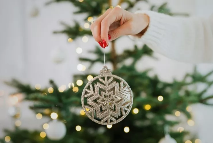 Famosa astróloga explica el significado espiritual del árbol de Navidad.jpg