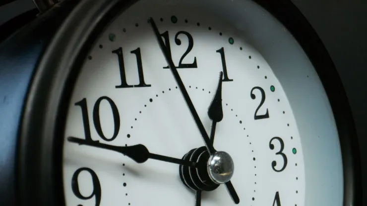 Cambio de horario 2026: ¿cuándo y dónde se deben atrasar los relojes en California?