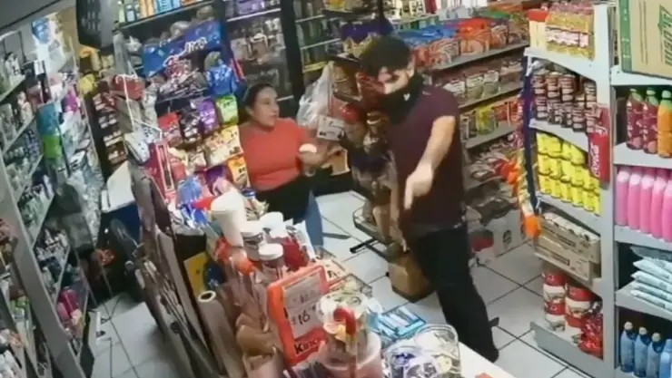 asalto a una tienda de abarrotes