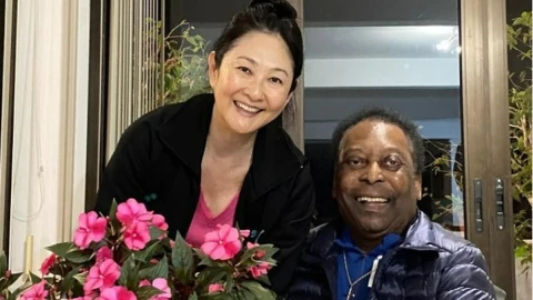 Esposa de pelé escribe carta.