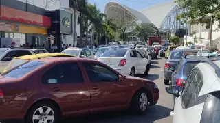 Tráfico vial en Acapulco_ Reapertura de la vialidad en Av. Universidad.jpg