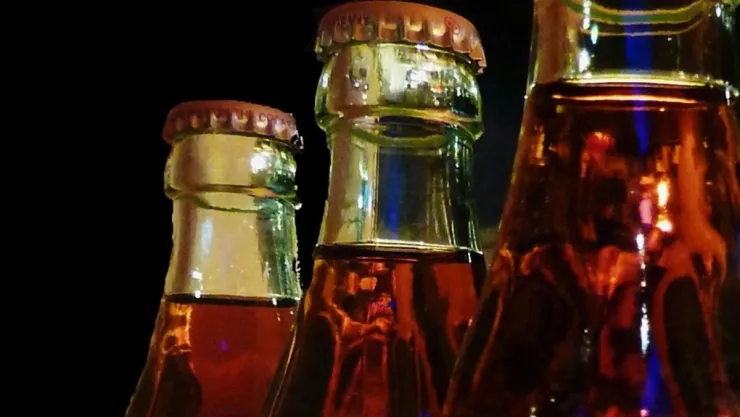 /estilo-de-vida/sirve-limpiar-tirar-refresco-de-cola-taza-bano