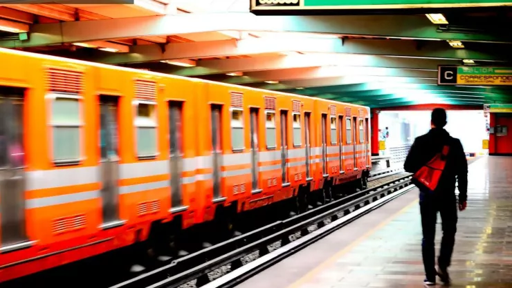 horario del Metro CDMX Metrobús lunes 6 de febrero 2023