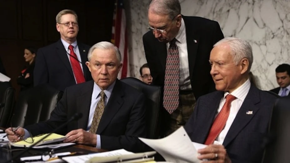 Los senadores Jeff Sessions, de Alabama y Chuck Grassley, de Iowa pertenecen a la llamada “Pandilla del Odio”