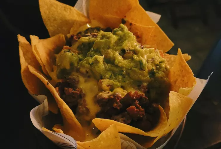 nachos con queso.jpg