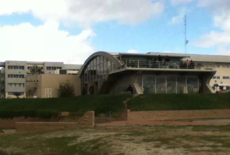Suspensión de clases en UABC Valle de las Palmas por vientos de Santa Ana en Tijuana hoy jueves 23 de enero de 2025
