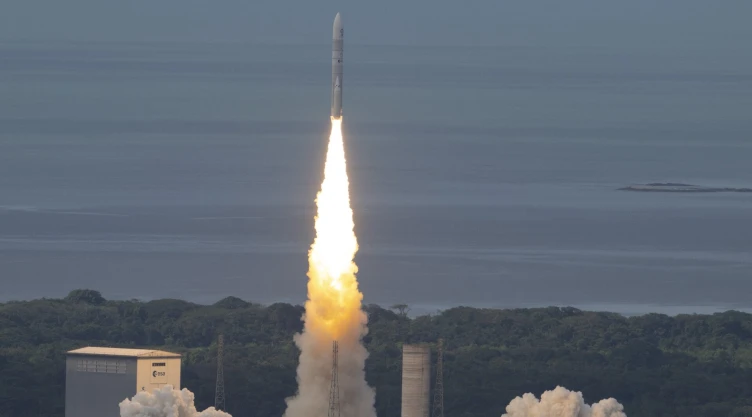 cohete-ariane-6-despega-éxito-vuelo-inaugural-europa-autonomía-lanzamientos-espacio-esa-portada