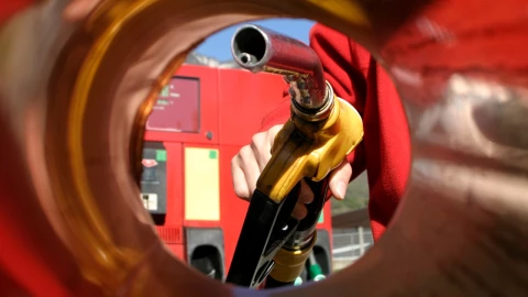 &iexcl;No gastes dinero de m&aacute;s cargando gasolina! Esta es la manera para llenar el tanque de tu veh&iacute;culo