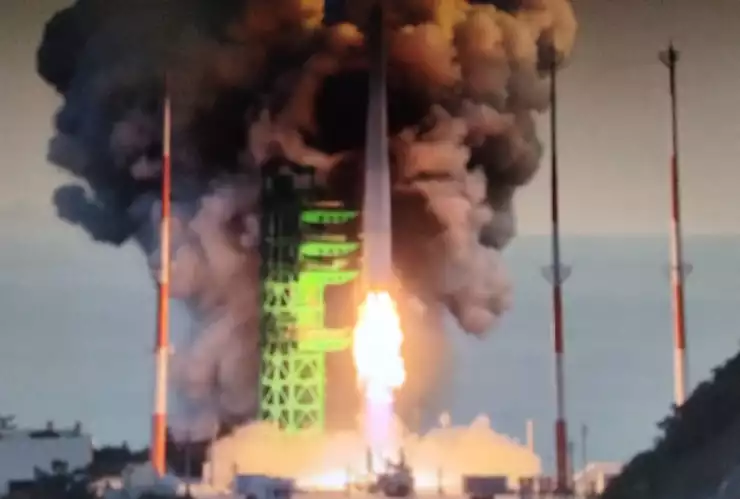Corea del Sur lanzó con éxito su primer cohete espacial 100 % nacional