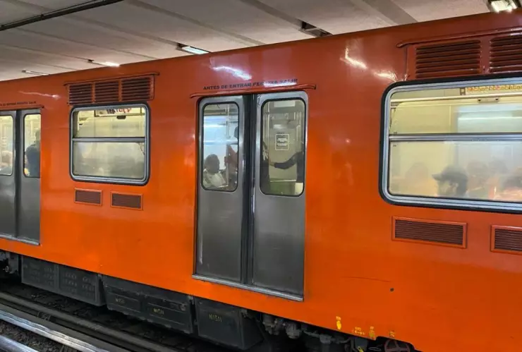 Estaciones y l&iacute;neas con retrasos y aglomeraciones