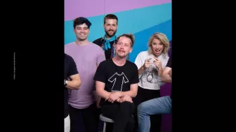 Macaulay Culkin TV Azteca_7.jpg