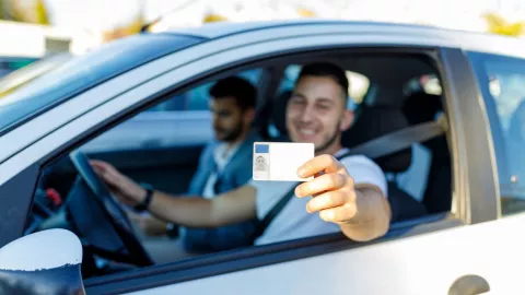 Cómo se puede renovar la licencia de conducir permanente en CDMX