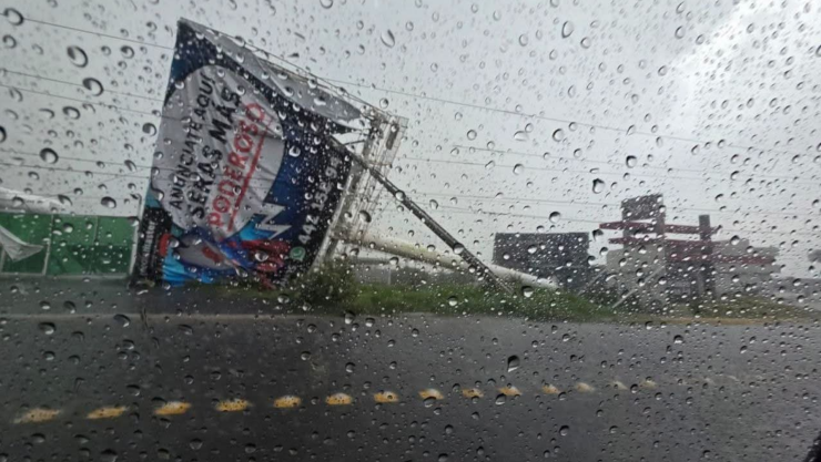 Se cae espectacular en Libramiento Surponiente Querétaro hoy 5 de julio