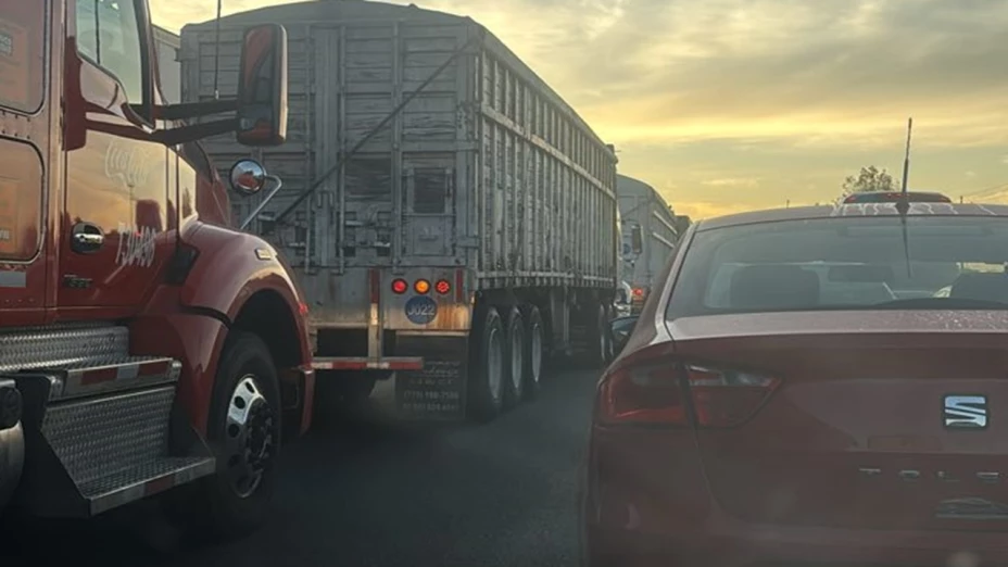 CIERRE en la autopista México-Puebla genera caos hoy; vías alternas