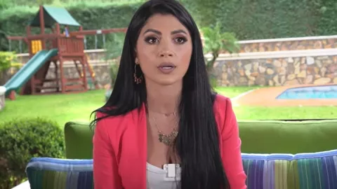 KImberly Flores explica lo que vivió en el reality show que abandonó.