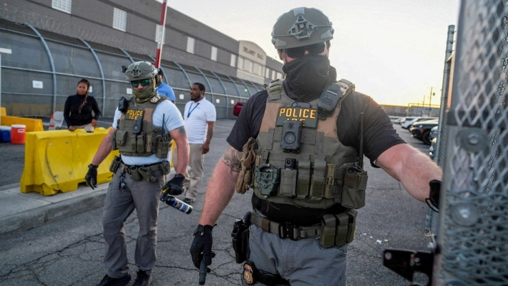 Muere migrante bajo custodia de ICE