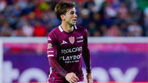 Agustín Palavecino, América