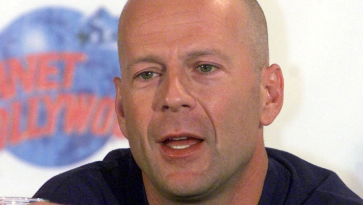 Bruce Willis tiene afasia.
