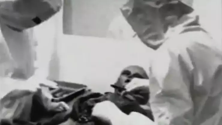 Autopsia de extraterrestre