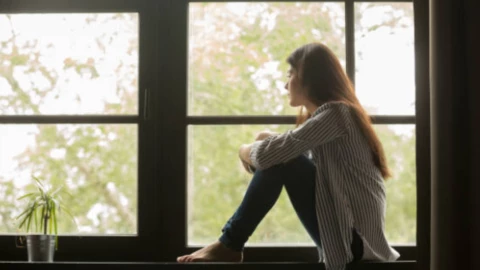 Qué significa que una persona prefiera estar sola que socializar