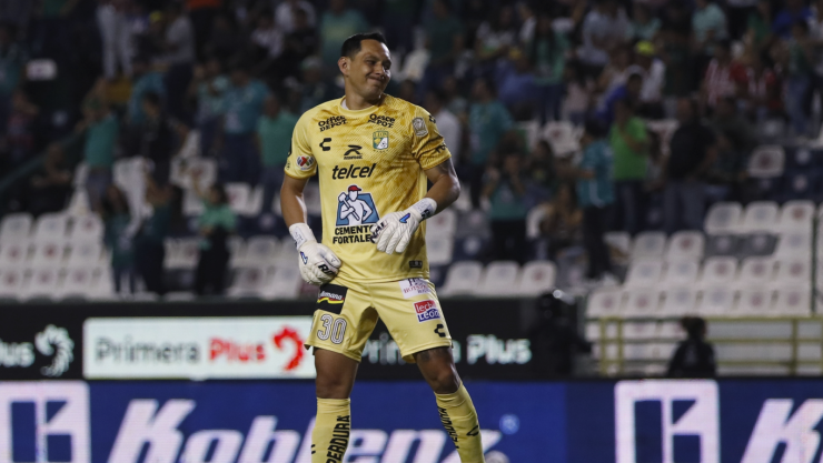 Rodolfo Cota en el partido de León vs Chivas Jornada 1 Apertura 2023