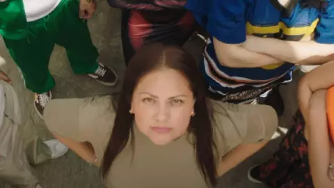 VIDEO Esposo de Lili Melgar confirma versión de Shakira, Piqué no pagó indeminización