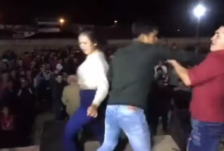 VIDEO_ Intenta pelea de un novio celoso con integrantes de un grupo musical se viraliza