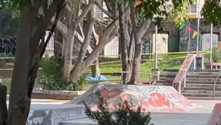 VIDEO: Cuerpo tirado genera intensa movilización en parque de Xonaca, Puebla hoy; así lo encontraron