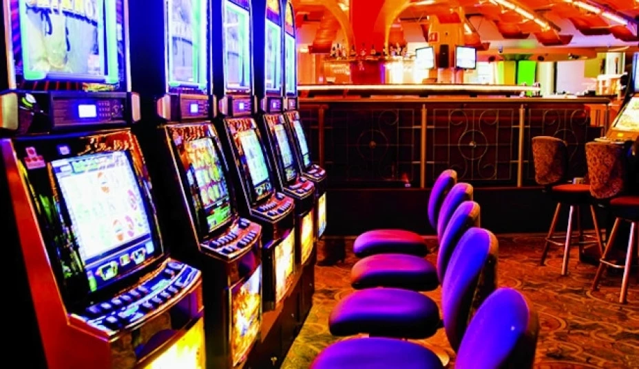 Un asalto al centro de apuestas ‘Yak’ ubicado al sur de Morelia, movilizó la noche del pasado miércoles a elementos policiales y militares