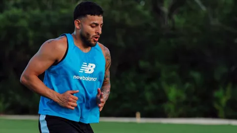 VIDEO | Alexis Vega sufre aparatoso accidente con el Toluca y así fue captado