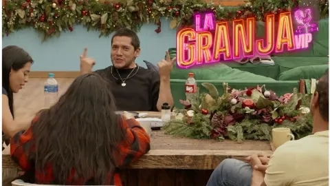 Teo revela su curioso AMULETO de la suerte en La Granja VIP.