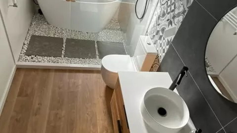 30 ideas para remodelar tu baño con tina: lucirá elegante con la bañera