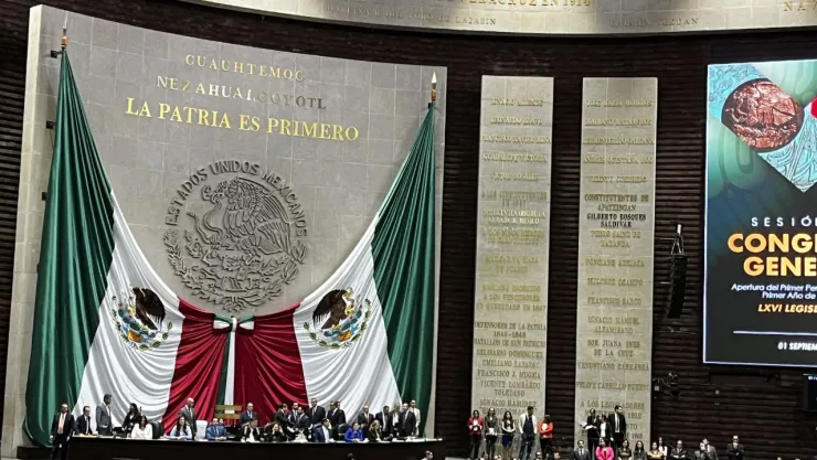 AMLO ofrece informe de gobierno; Alcalde lo entrega en el Congreso