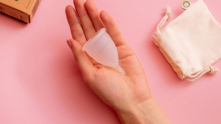 Copa-menstrual-Qué-es-cómo-se-usa-y-por-qué-es-una-opción-amigable-con-el-medio-ambiente