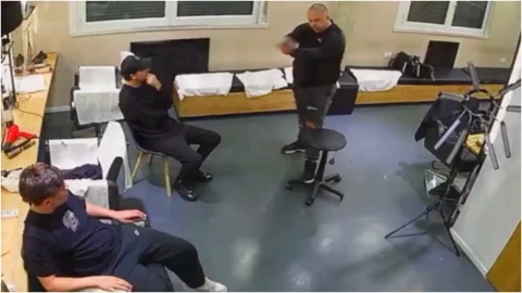 VIDEO_ ¡Impactante! Un hombre mató de un disparo a la cabeza a su compañero de trabajo