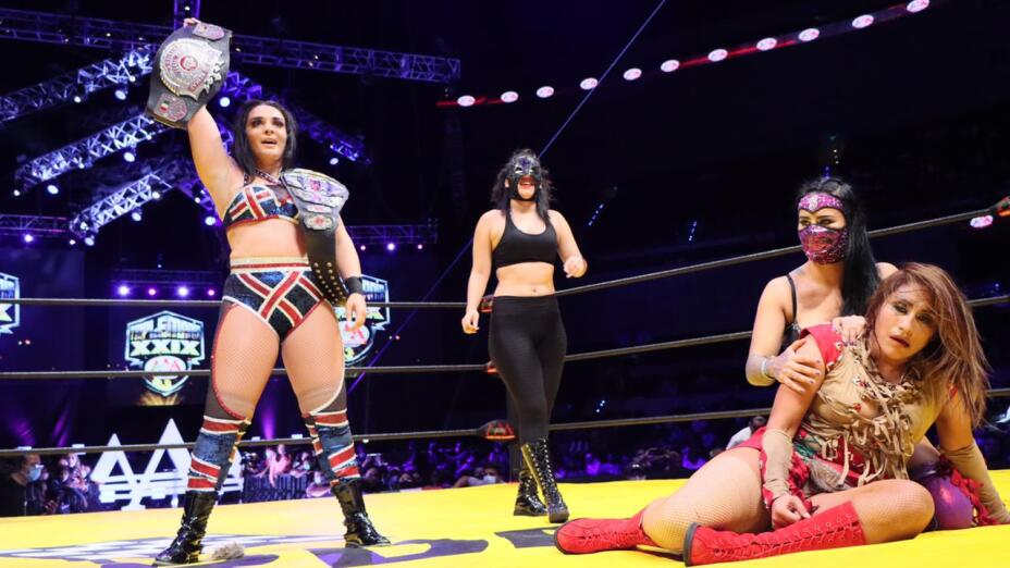 Kenny Omega vs Faby Apache Triplemania