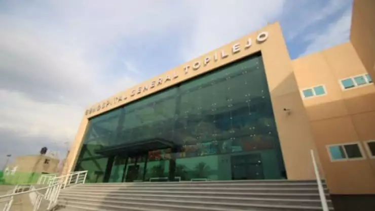 El Hospital General de Topilejo comenzará operaciones y tendrá una capacidad de 81 camas, de las cuales 66 se destinarán a la atención de pacientes con COVID-19.